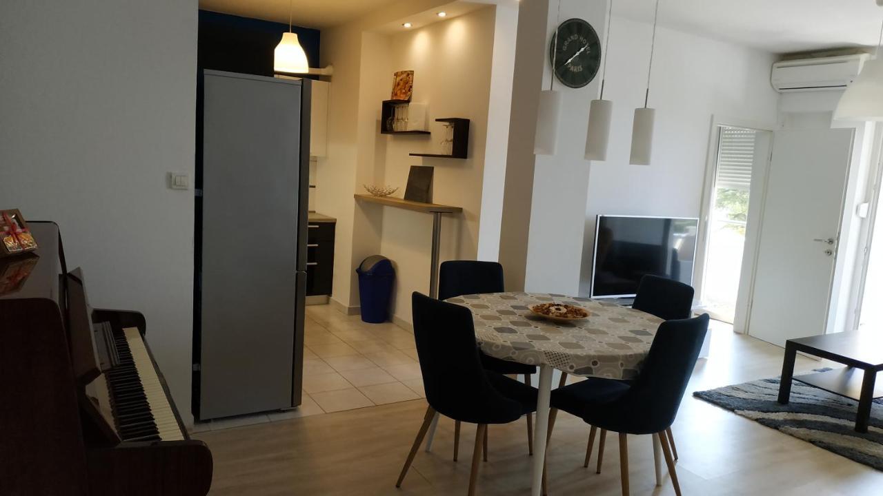 Apartman Katnic By The Beach Crikvenica Exterior foto